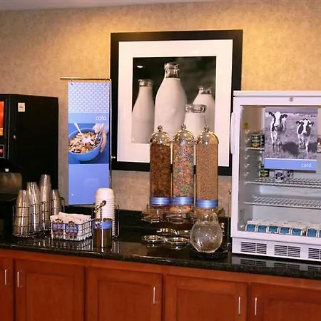 Hampton Inn & Suites Cedar Rapids 