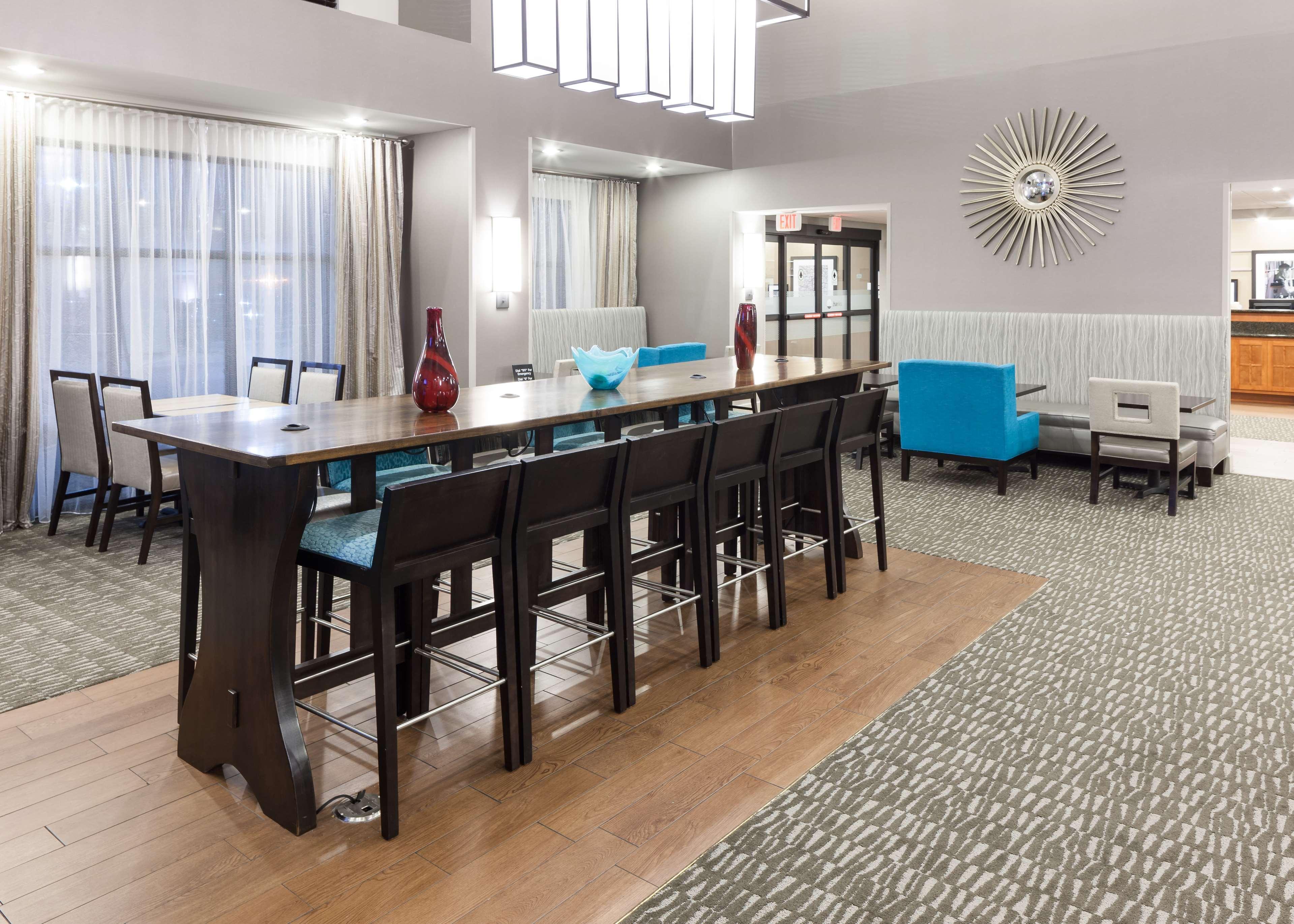 Hampton & Hotel 3*